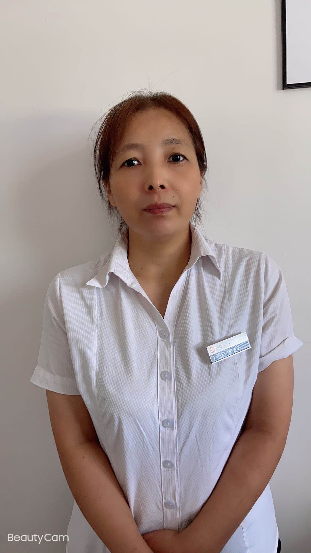 赖群英